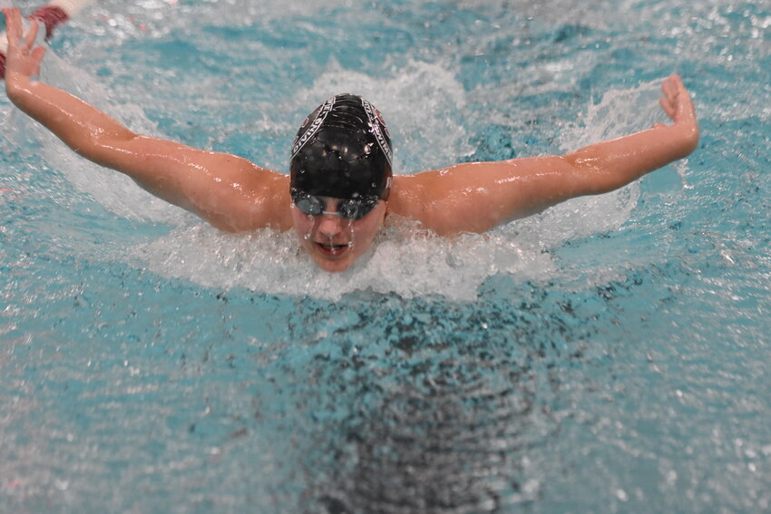 Maizie Jennissen powers through the water while competing in the 500-yard freestyle during the Streeters’ meet against Melrose Sept. 17 in Sauk Centre. Jennisssen placed second with a time of 5 minutes, 56.22 seconds.