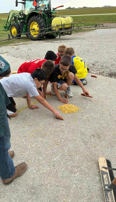 Cherokee students on the 2024 5th Grade farm tour.