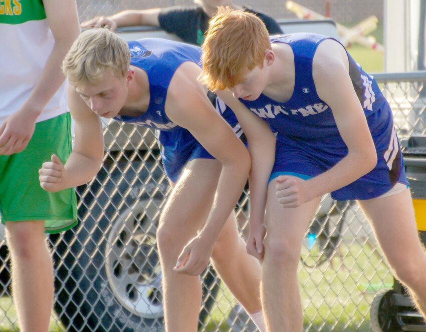 Kennasyn Bleckee (left) and Josie Ley battle for position during the Battle Creek B-Club Invite.